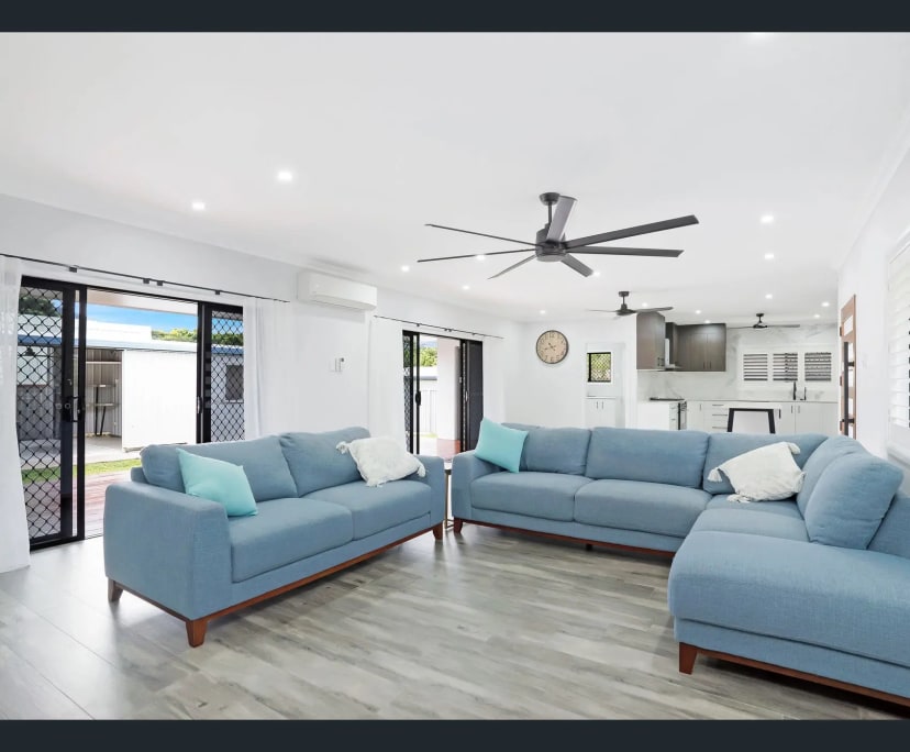 Room for Rent in Bayview Heights, Cairns 340, Fur...