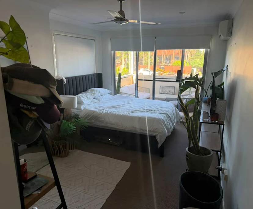 Unfurnished room with own bathroom