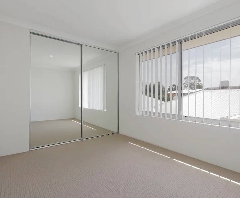 $330, Share-house, 3 bathrooms, Doubleview WA 6018