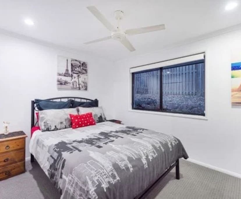Furnished room in a share house