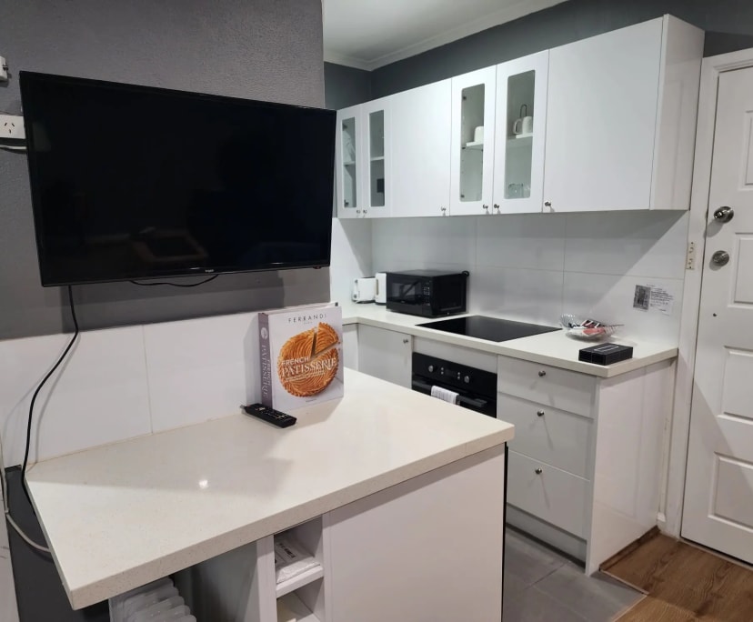$460, Studio, 1 bathroom, St Kilda VIC 3182