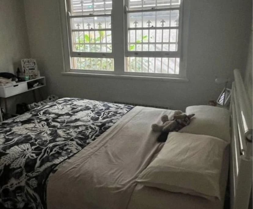 Furnished room in a flatshare