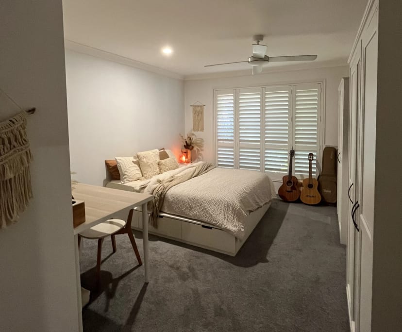 Room for Rent in Burleigh Heads, Gold Coast 280,