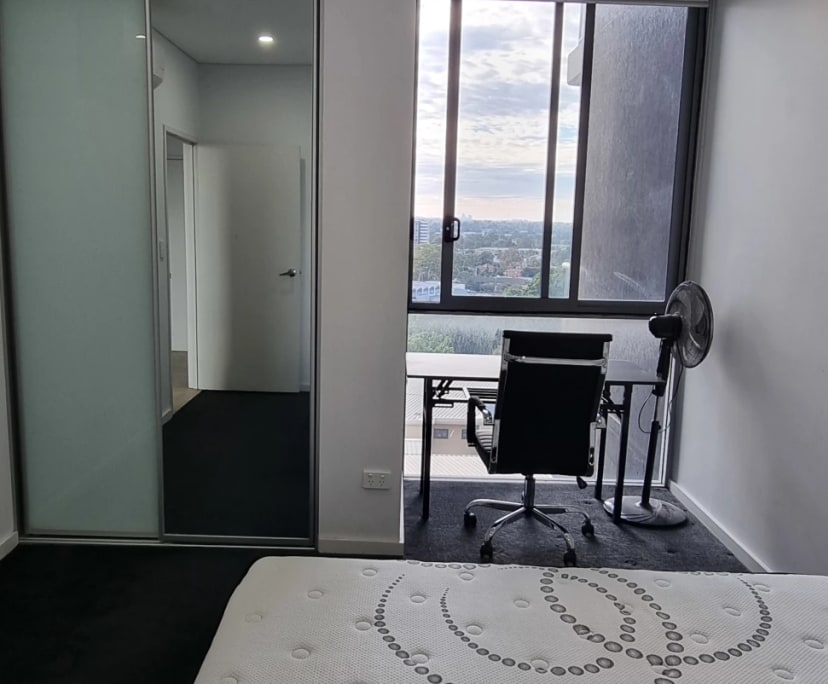 Furnished room with ensuite in a flatshare