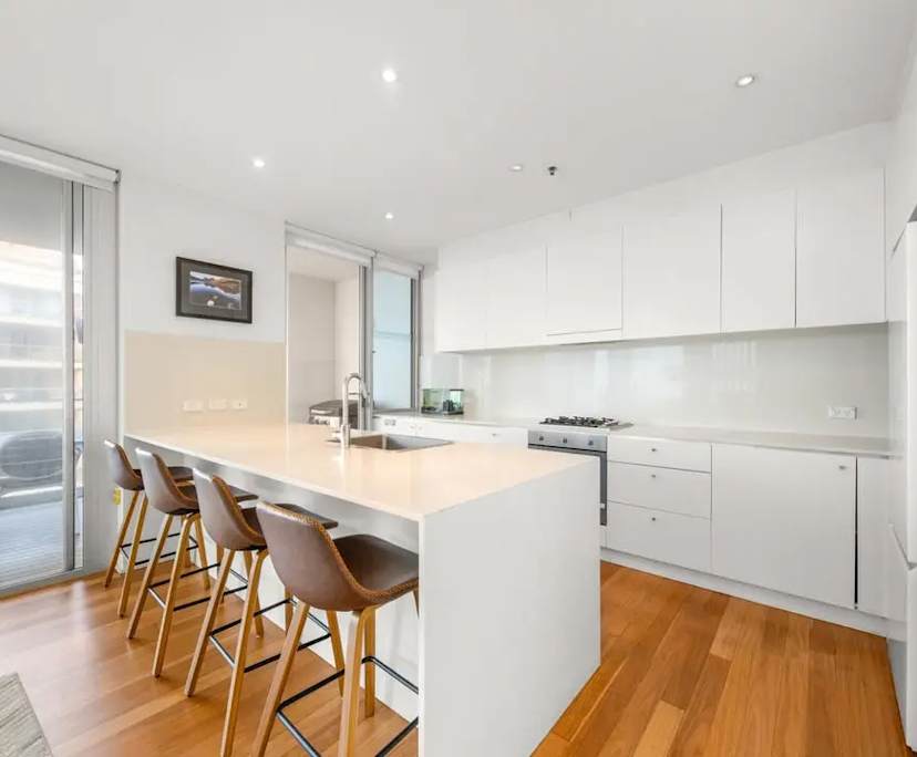 Furnished room with ensuite in a flatshare