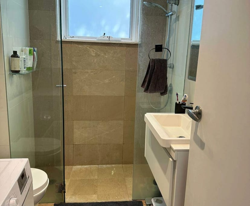 Furnished room in a flatshare