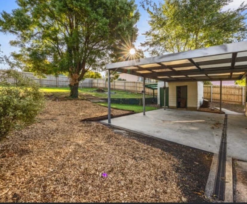 2 Rooms for Rent in Korumburra, VIC 130230, Furn...