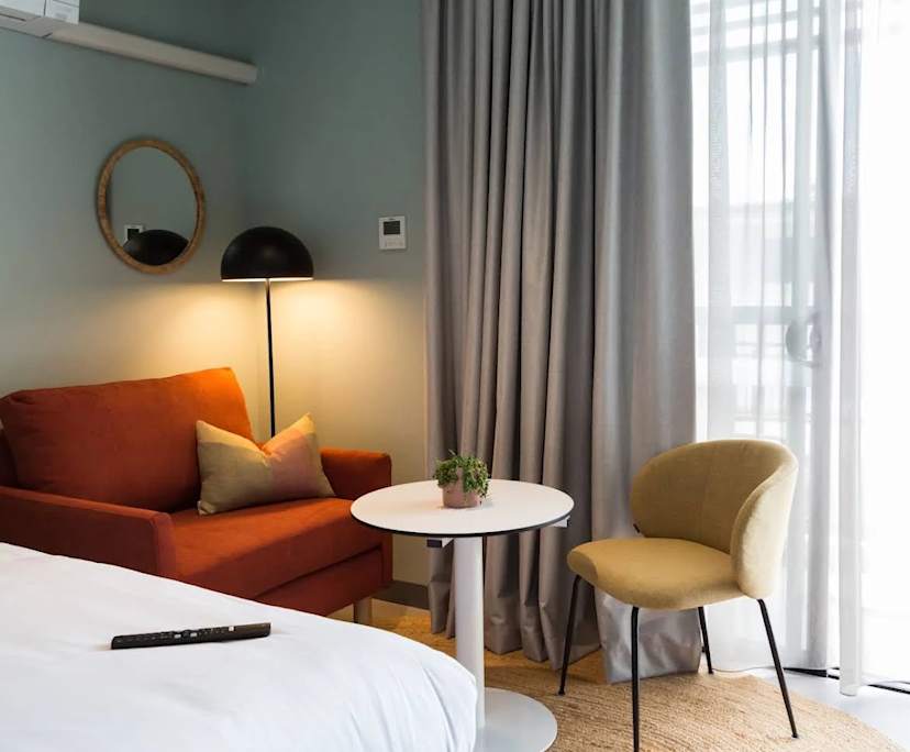 Furnished room studio flat for rent