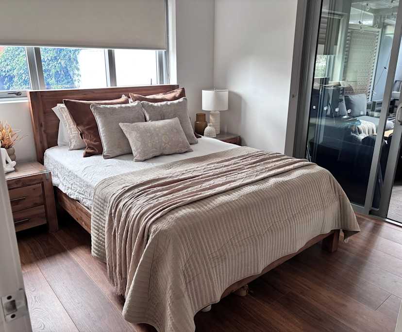 Furnished room with ensuite in a flatshare