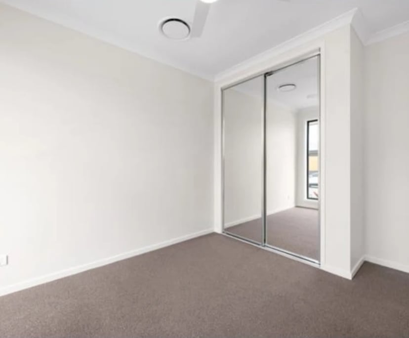 Room in a share house