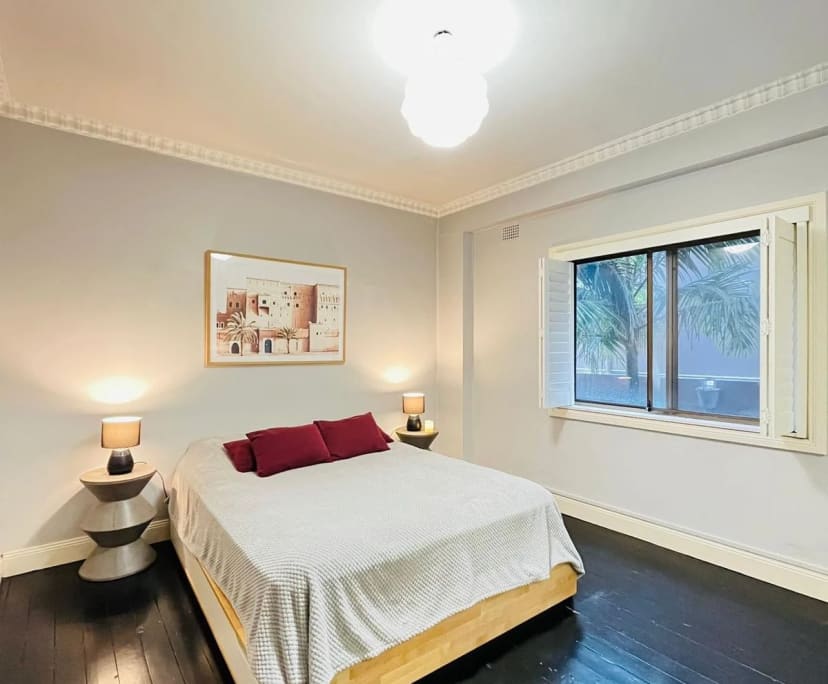 Furnished room in a flatshare