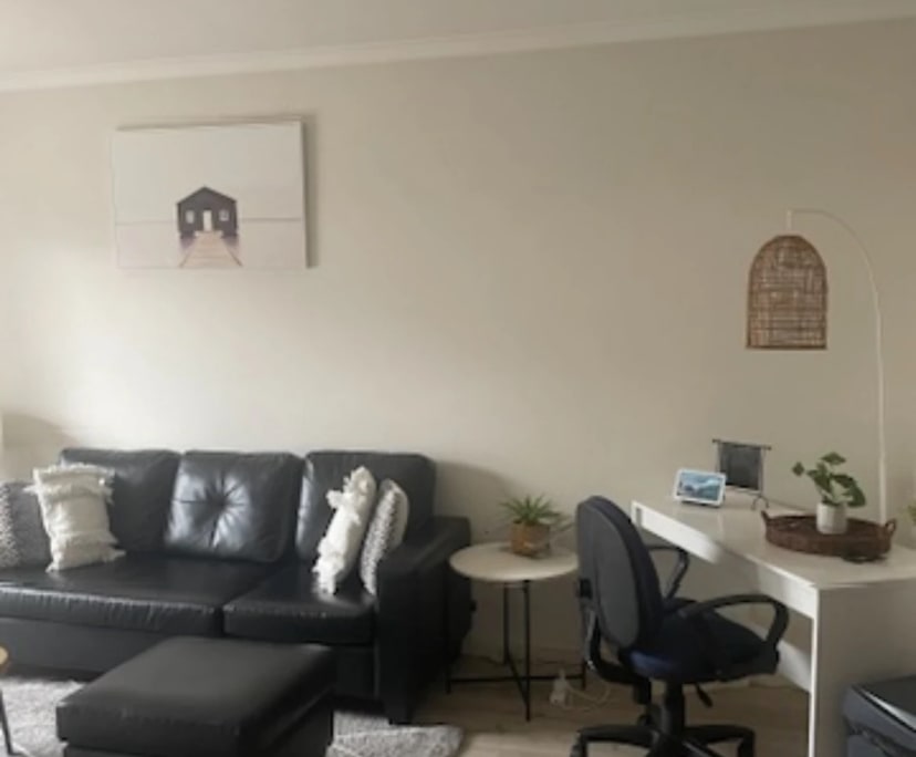 Furnished room in a share house