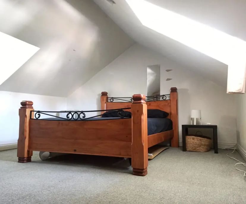 Furnished room in a share house