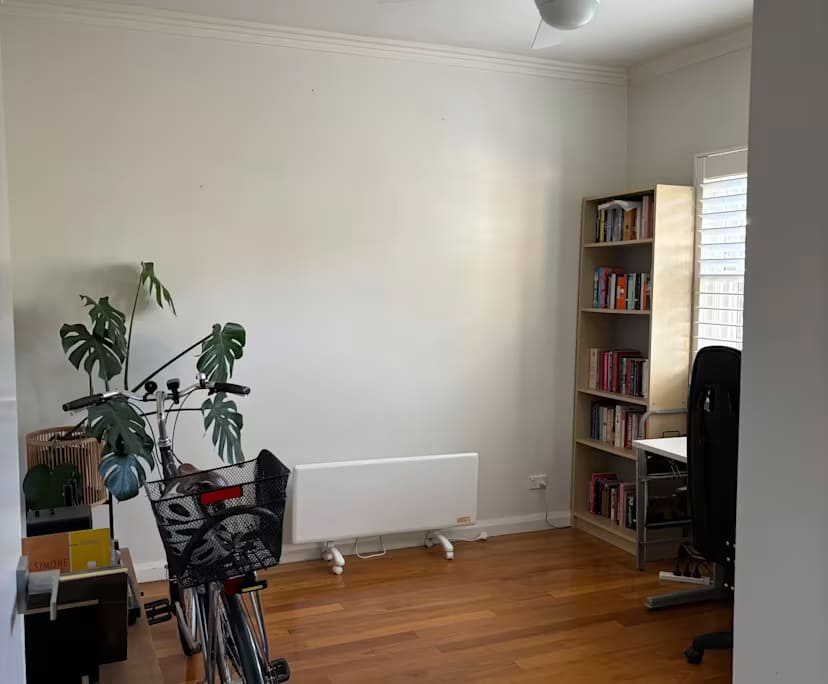 Room in a share house