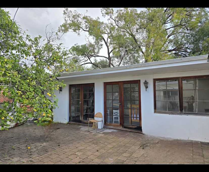 Whole property with 2 rooms for rent