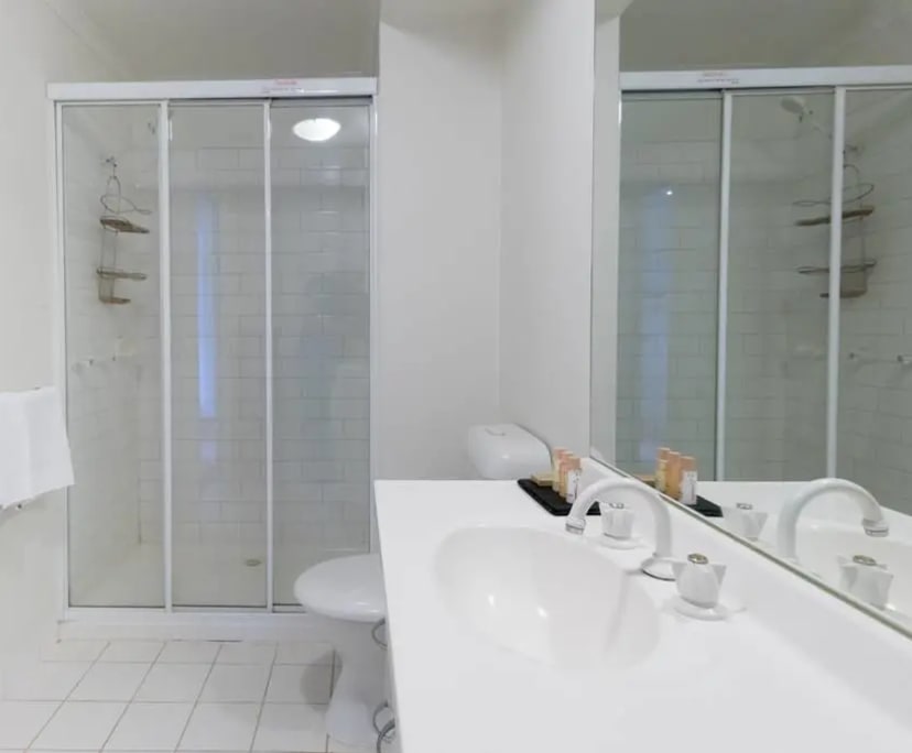 $490, Whole-property, 3 bathrooms, Melbourne VIC 3004