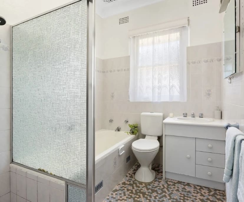 $260, Share-house, 4 bathrooms, North Lambton NSW 2299