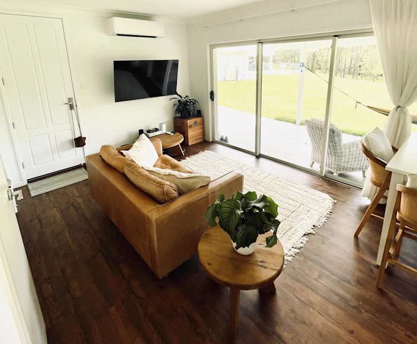 $750, Whole-property, 2 bathrooms, Samford Valley QLD 4520