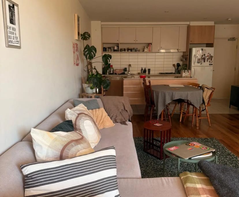 Furnished room in a flatshare