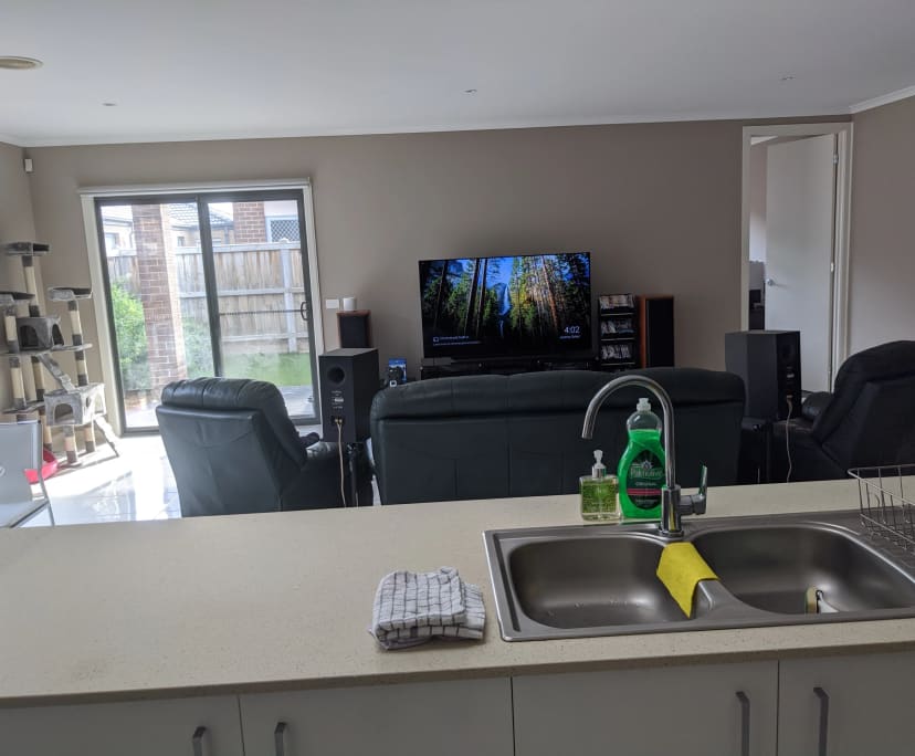 Room for Rent in Point Cook, Melbourne 150, Furni...
