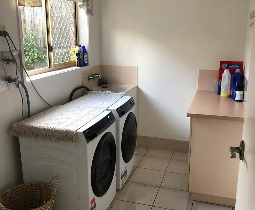 $350, Share-house, 5 bathrooms, Carindale QLD 4152