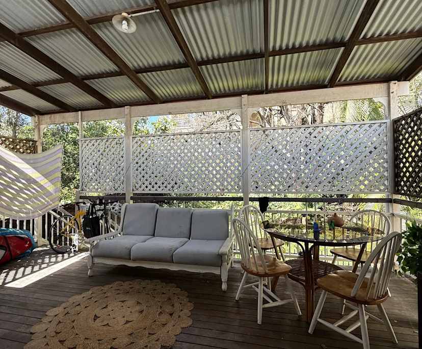 Furnished room in a flatshare