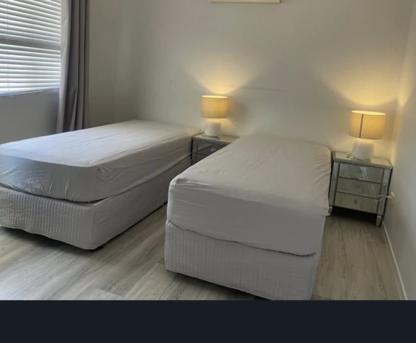 $1,000, Whole-property, 3 bathrooms, Southport QLD 4215