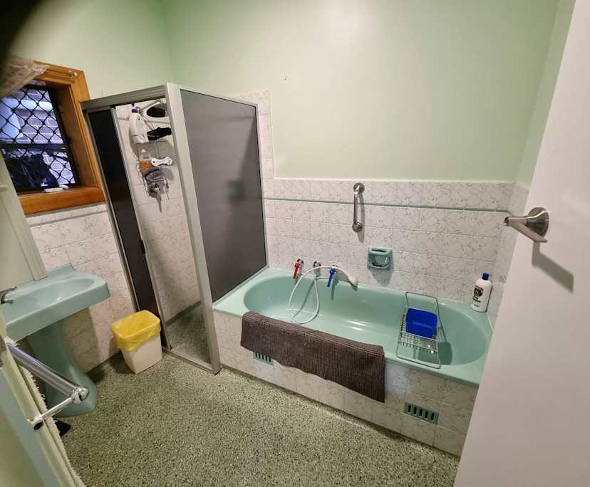 Furnished room with own bathroom