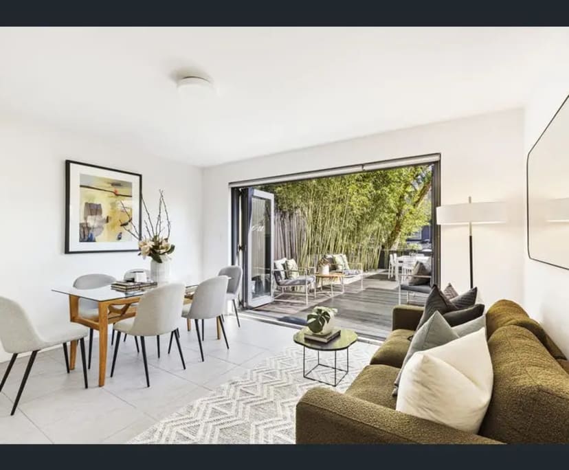 Room in a share house