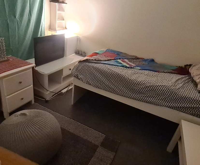 Room in a share house