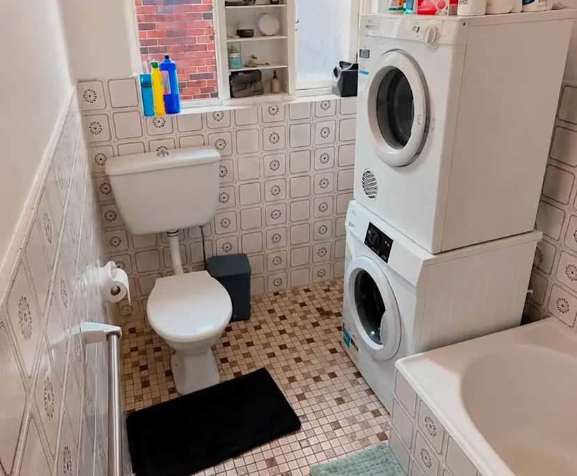 Furnished room in a share house