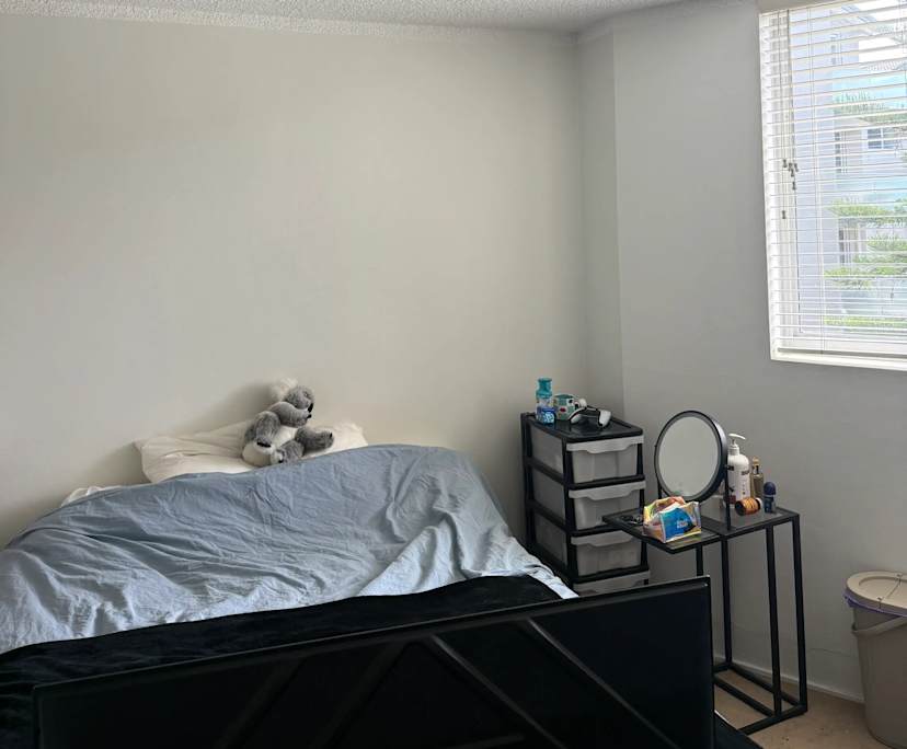 Unfurnished room in a flatshare