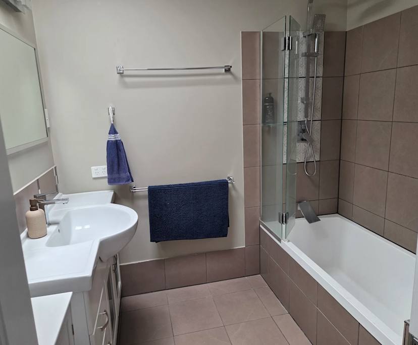 $280, Share-house, 5 bathrooms, Holland Park West QLD 4121