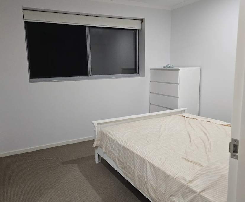 Furnished room with ensuite in a flatshare