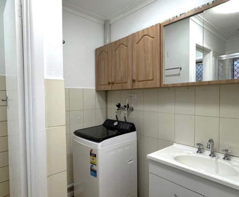 Room in a share house
