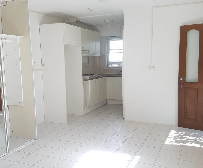 Unfurnished room granny flat for rent