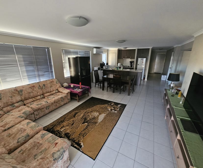 $250, Share-house, 4 bathrooms, Pearsall WA 6065