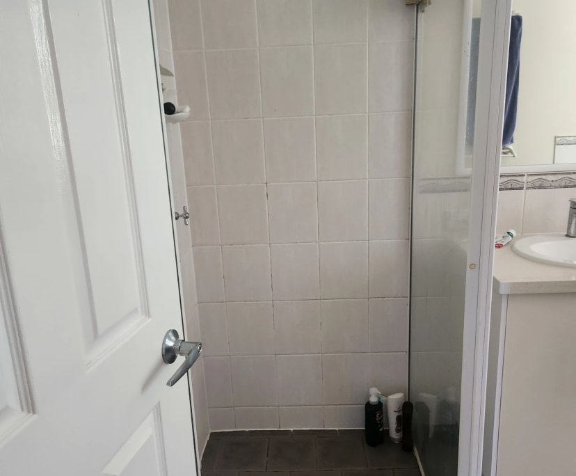 $280, Homestay, 4 bathrooms, Middle Ridge QLD 4350