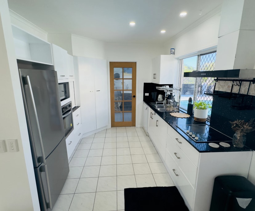 $380, Share-house, 5 bathrooms, Helensvale QLD 4212