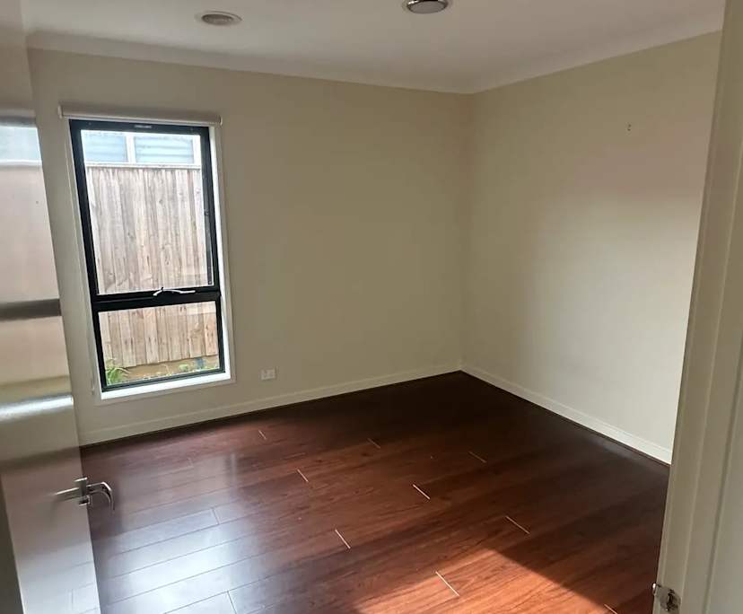 $300, Share-house, 4 bathrooms, Clyde North VIC 3978