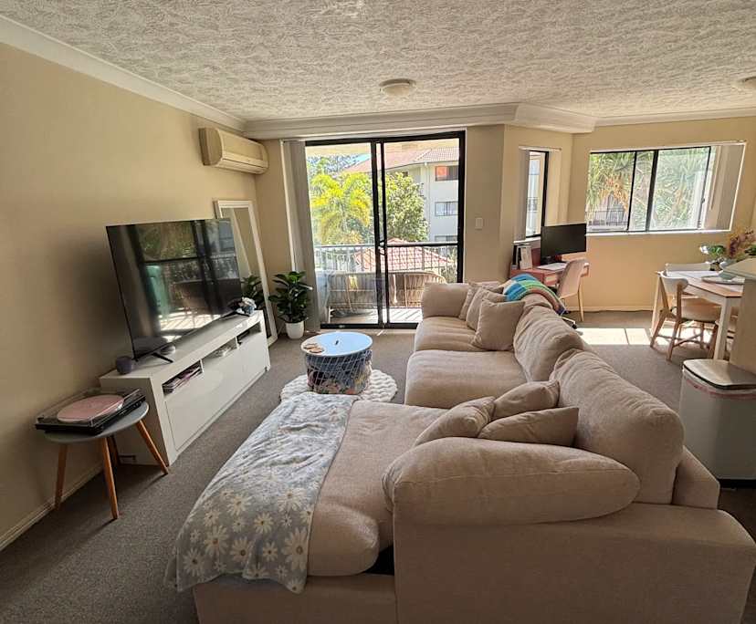 $380, Flatshare, 2 bathrooms, Mermaid Beach QLD 4218