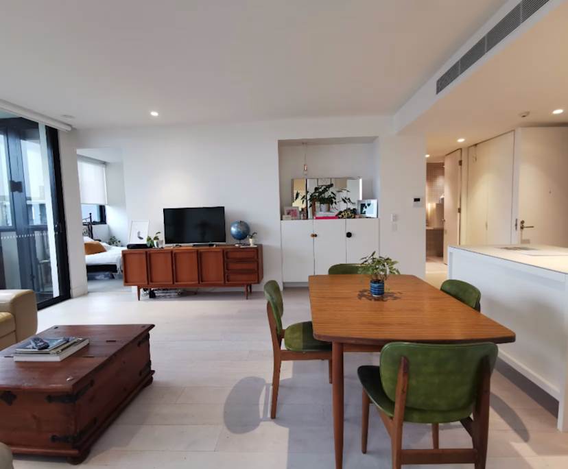 Furnished room in a flatshare
