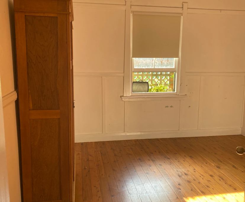 Room in a share house