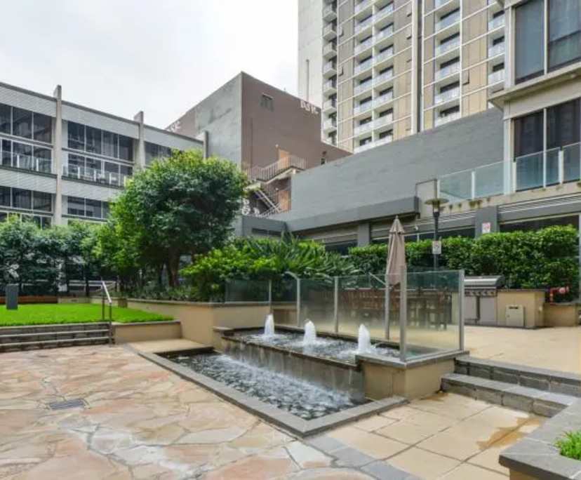 $940, Whole-property, 2 bathrooms, Melbourne VIC 3000