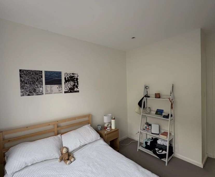 Furnished room in a flatshare