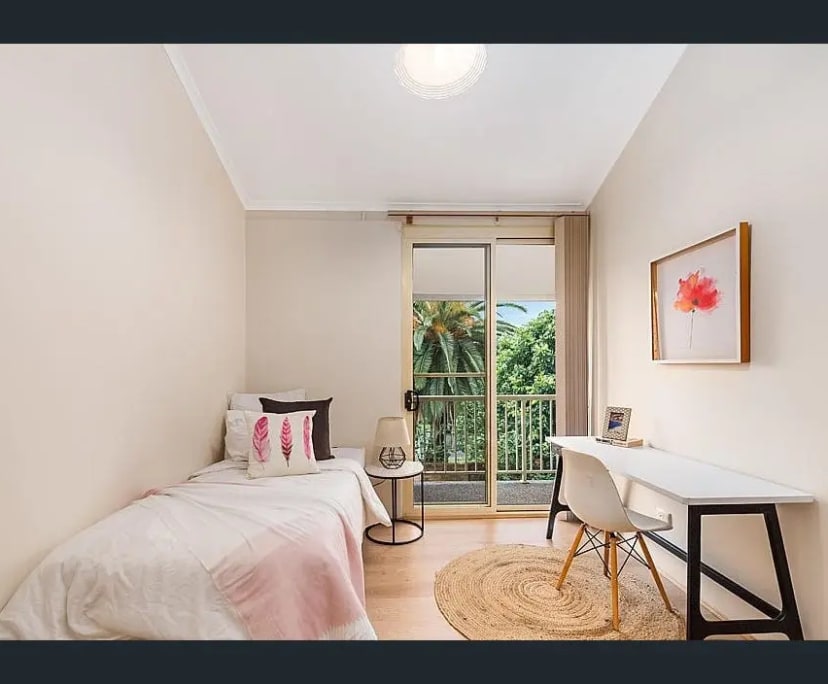 Room in a share house