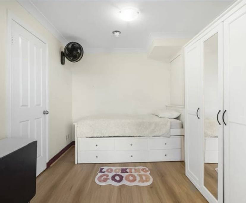 Furnished room with own bathroom