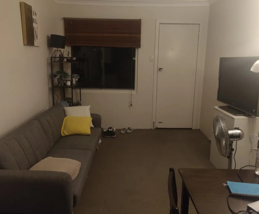 Furnished room in a flatshare