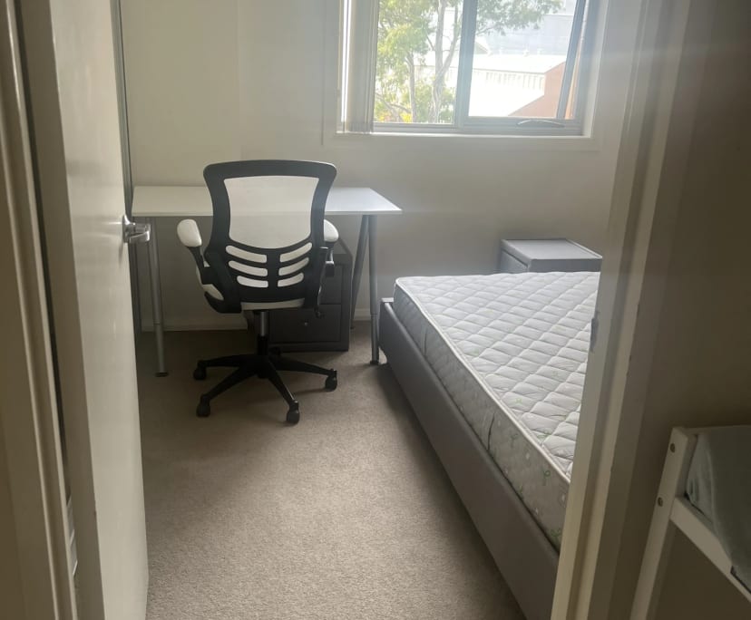 Room for Rent in Rosehill, Sydney 250, Furnished,...