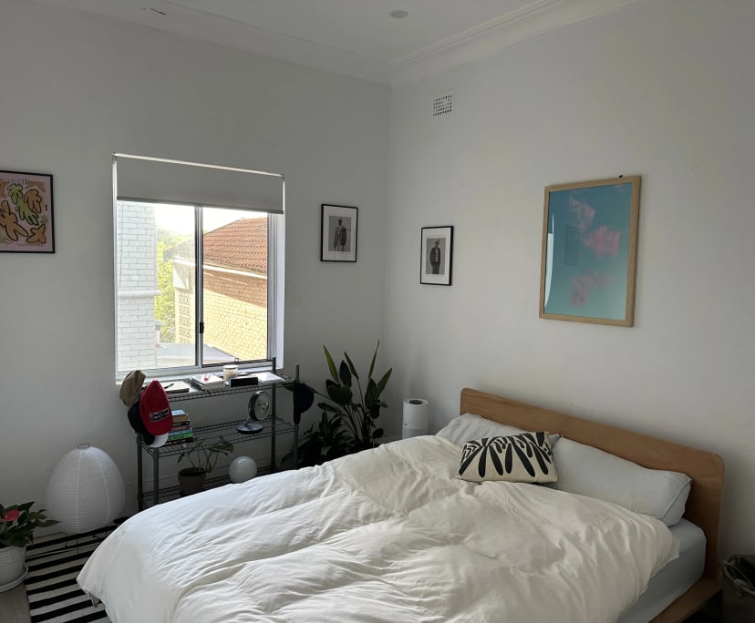 Furnished room in a flatshare